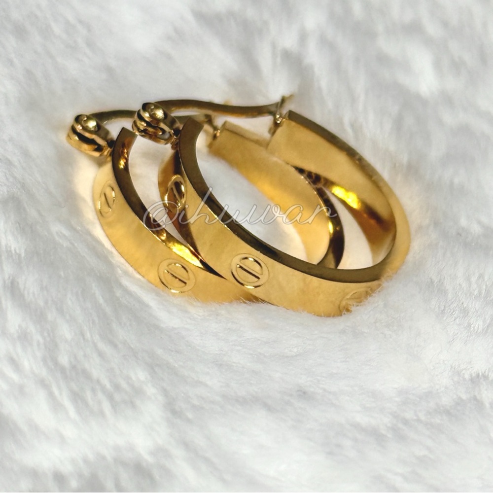18K Gold-Plated Stainless Steel Screw Hoop earrings - Picture 2 of 3